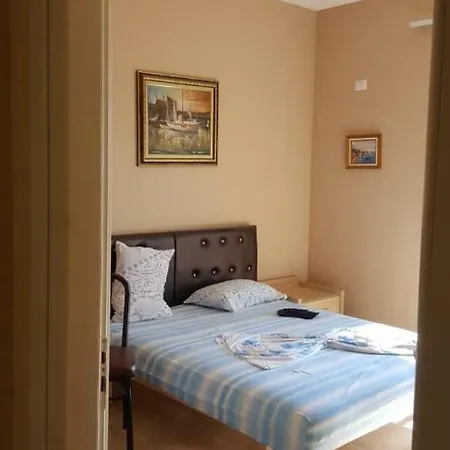 Shtepi Me Qera Daire Velipojë