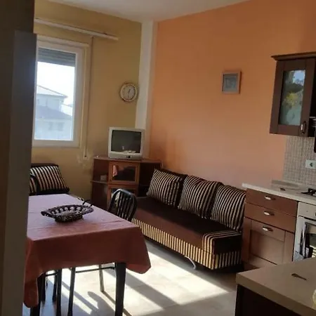Shtepi Me Qera * Velipojë